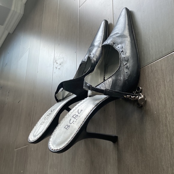 BCBG Pumps, black heel shoes - Picture 3 of 6